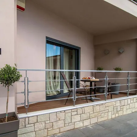 Optasia Luxury House * آرغوس