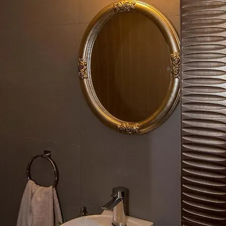 Optasia Luxury House דירה ארגוס